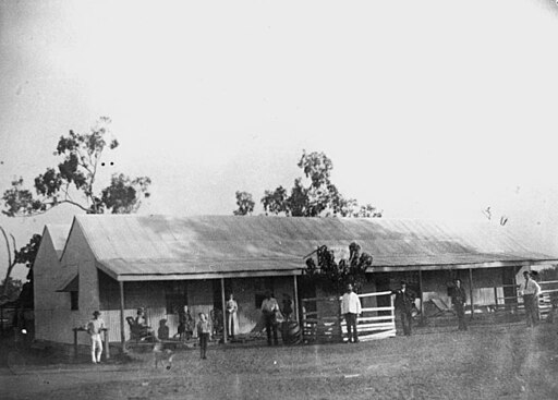 StateLibQld_1_163939_Laura_Hotel,_ca._1900